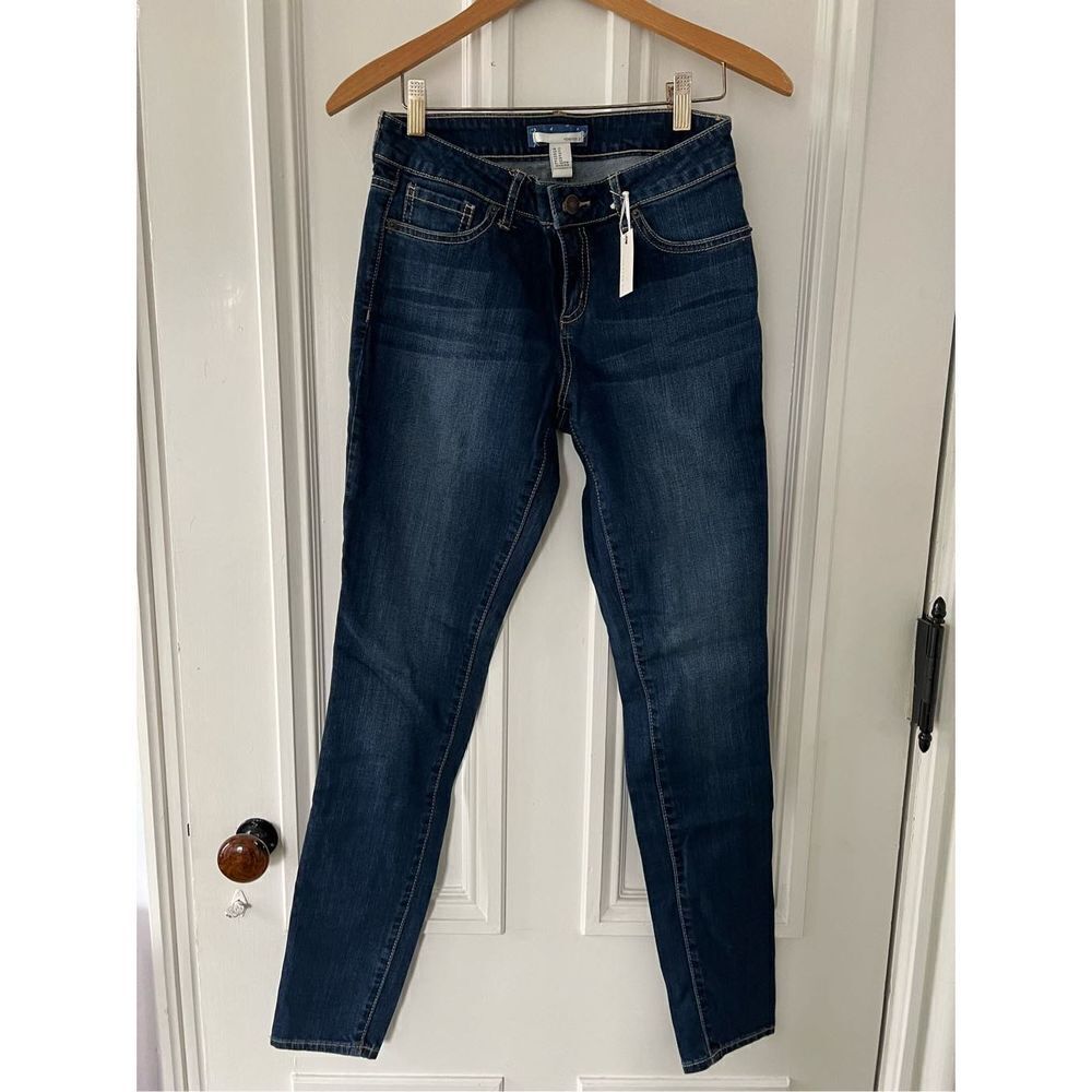 NWT Forever 21 dark wash skinny jeans 27